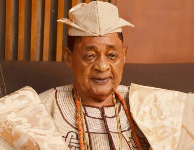 Oba Lamidi Olayiwola Adeyemi III, the 45th Alaafin of Oyo, in royal regalia.